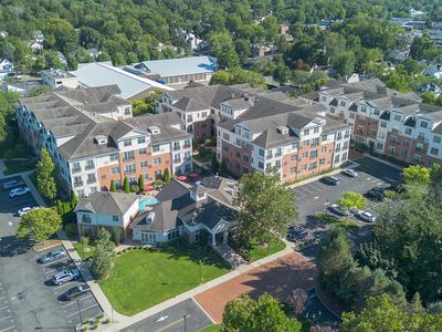 2212 The Plz, Tenafly, NJ, 07670