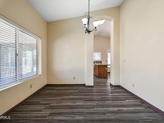 5th image of 4226 E Briarwood Ter