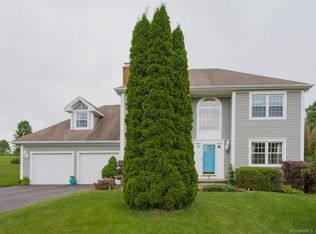 6 Countryview Dr, Bloomfield, CT 06002