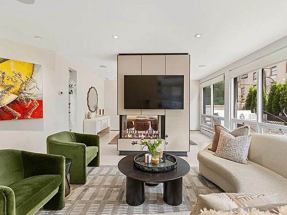 4th image of 152 W 58th St