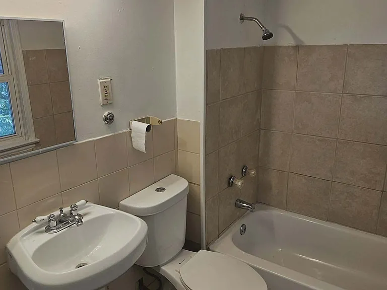 13413 Coath Ave — Photo 9