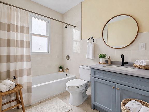 4th image of 162-166 Manchester Ave #4
