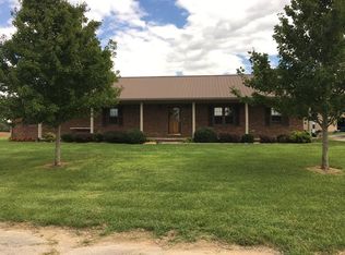 10244 N Jackson Hwy, Cave City, KY 42127