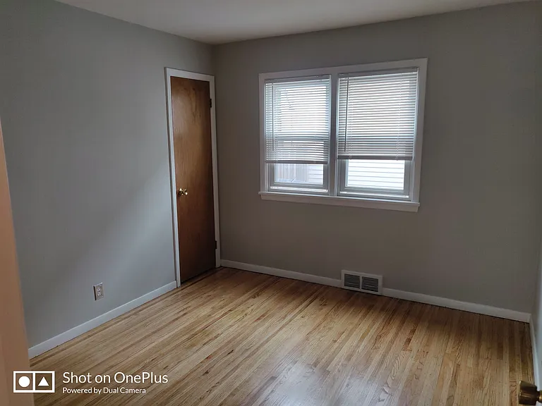 411 W Hickory St — Photo 6