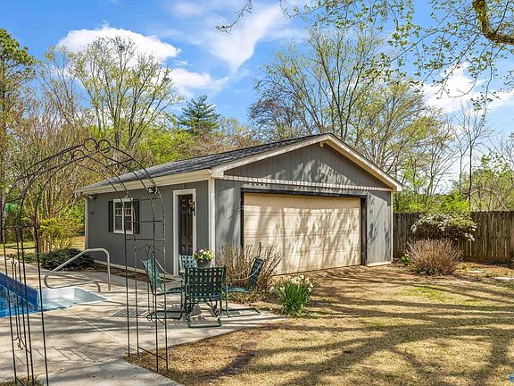 5th image of 304 Pine Ridge Cir