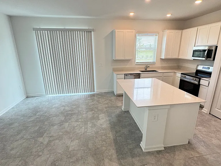 3141 Laurent Loop — Photo 6