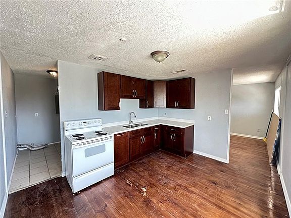 4th image of 144 Rosalie Dr APT C