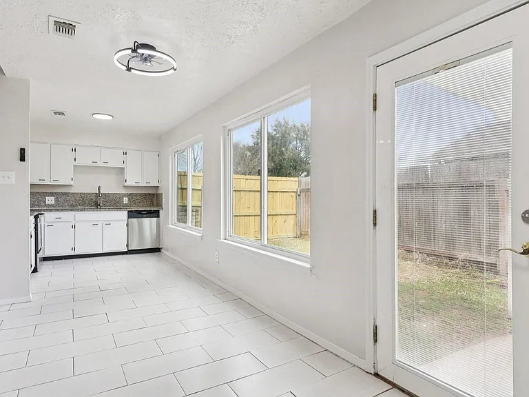 14067 Towne Way Dr — Photo 9