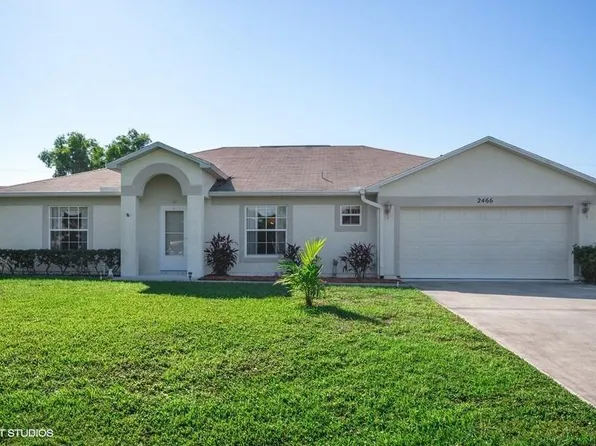 2466 SE Dogwood Ave, Port Saint Lucie, FL 34952