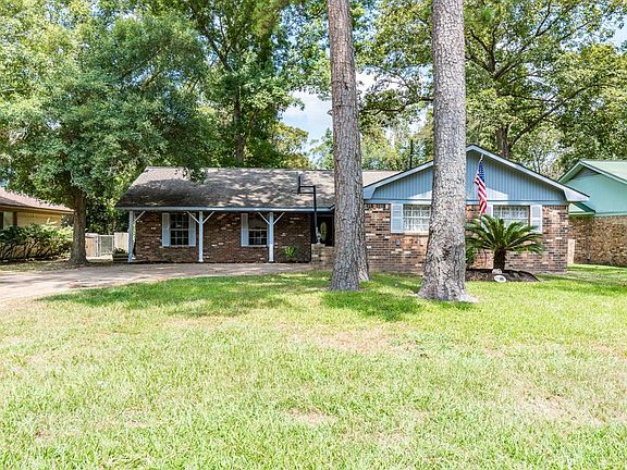 3rd image of 1803 Surry Oaks Dr