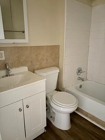 607 Ridge Ave #1 — Photo 3