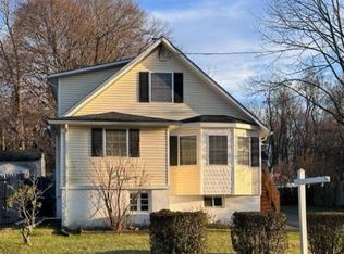 40 Rapalyea Rd, Hopatcong, NJ 07843