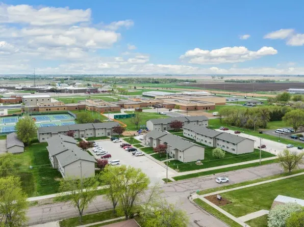 Huron Apartments, 910 15th St SW #3be4c8632, Huron, SD 57350