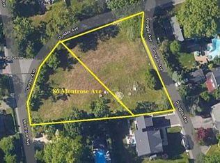86 Montrose Ave, Babylon, NY 11702