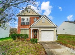 10305 Bearwallow Ct, Charlotte, NC 28213