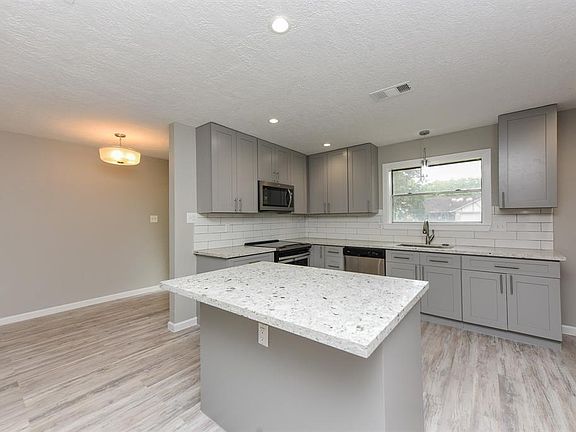 4th image of 5122 Shady Oaks Ln