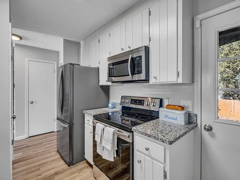 326 Nesbitt Ln — Photo 9