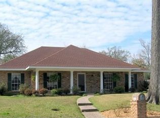 206 Wood Bluff Dr, Lafayette, LA 70503