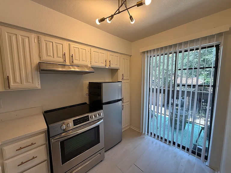 336 Melrose Dr #8A — Photo 11