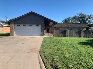 2602 W 16th St, Plainview, TX 79072