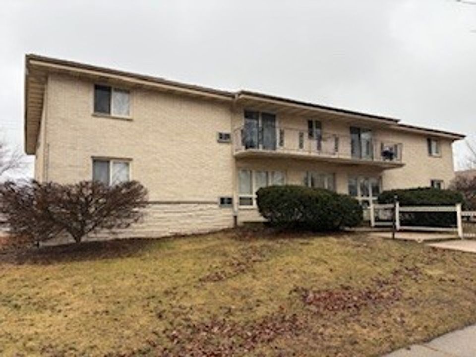 1st image of 7621 W Lorraine Pl #4
