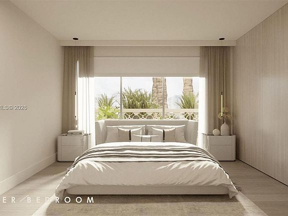 5th image of 250 Collins Ave #101