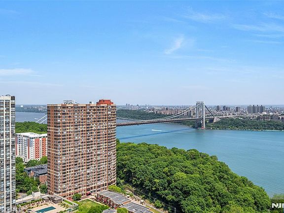 4th image of 1530 Palisade Ave APT 21C