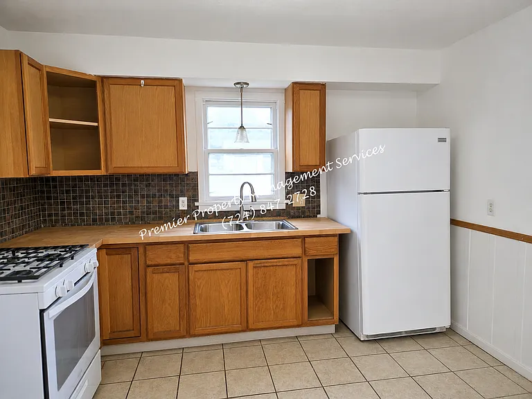 826 W Pearl St — Photo 11