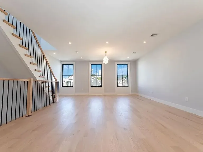 61 Belmont Ave #2 — Photo 4