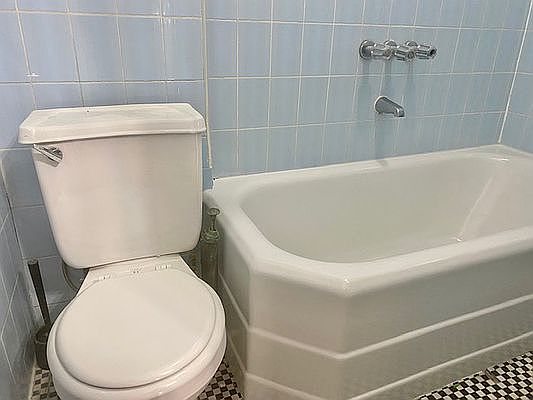 5th image of 233 E 59th St APT 2A