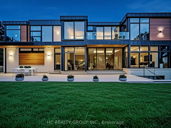 7 Whitelaw Ct, Markham, ON L3T 5E6