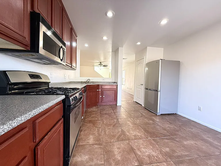 11087 Deluna St — Photo 6