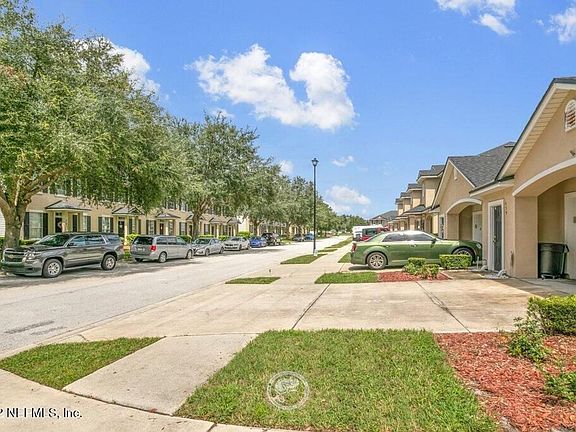 2nd image of 451 Sherwood Oaks Dr