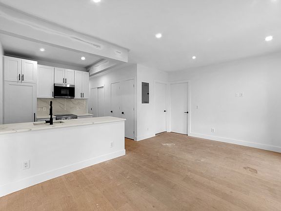 5th image of 740 W End Ave #52X