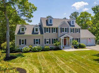 3 Hidden Oaks Ln, Mashpee, MA 02649