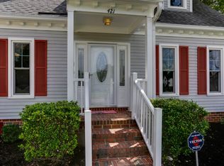 421 Vanette Dr, Chesapeake, VA 23322