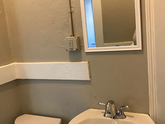 3rd image of 510 Orange St APT 9