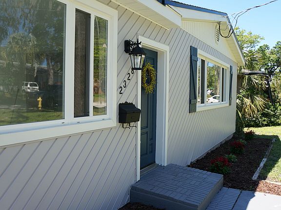 5th image of 2328 Mercer Cir S