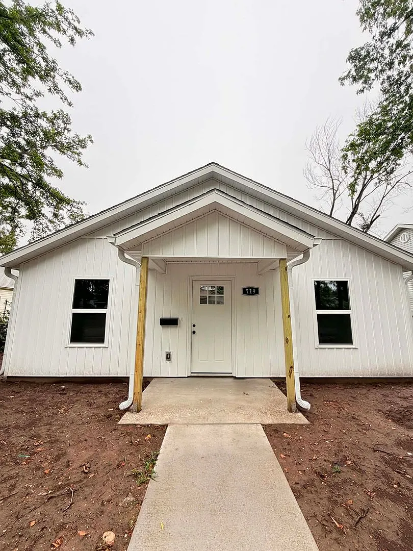 Building Photo - 719 Murphy Ave