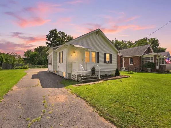 37 Kensington St, Feeding Hills, MA 01030