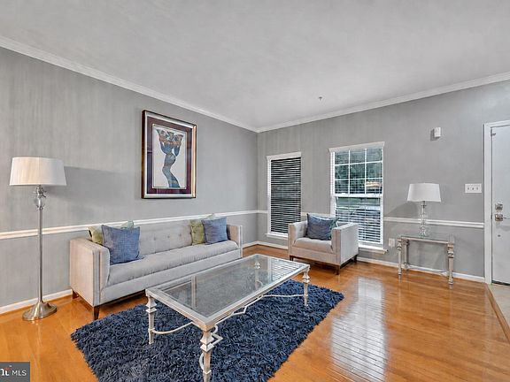 4th image of 9817 Woodyard Cir