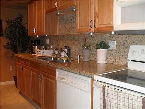 4th image of 18081 Biscayne Blvd #8024
