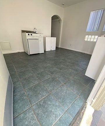 3rd image of 5180 W Washington Blvd #4