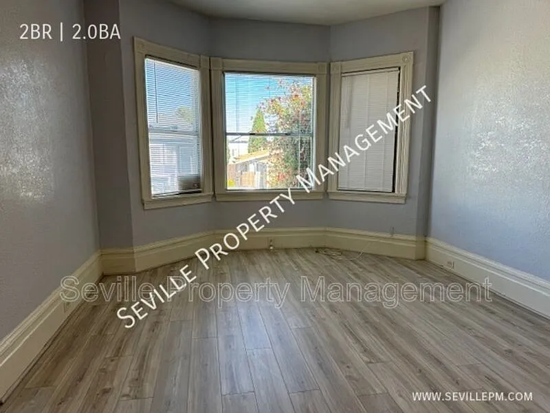 2920 Filbert St — Photo 4