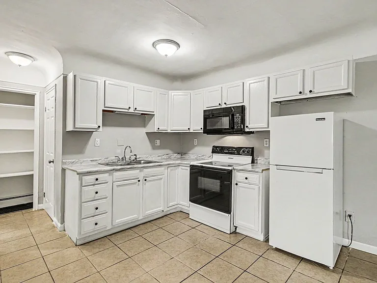 1932 Truitt Ave — Photo 9