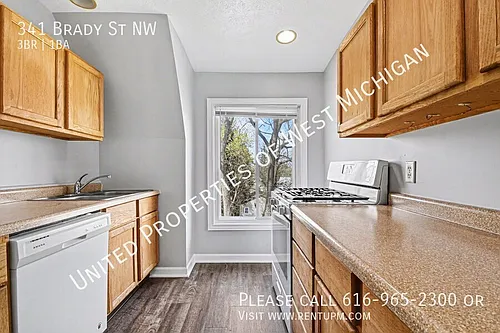 341 Brady St NW Photo 1