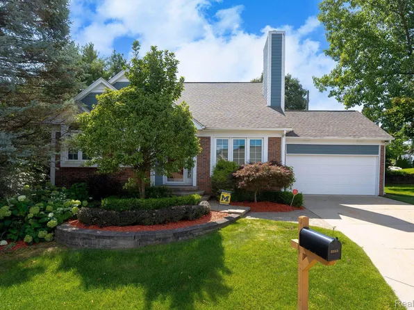 3355 Fairgrove Ct, Rochester, MI 48309