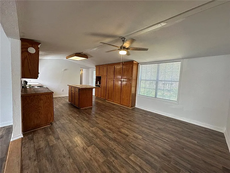 470 Hailey Rd — Photo 3