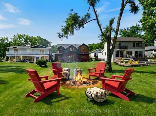 1791 Chapman Lake Dr, Warsaw, IN 46582