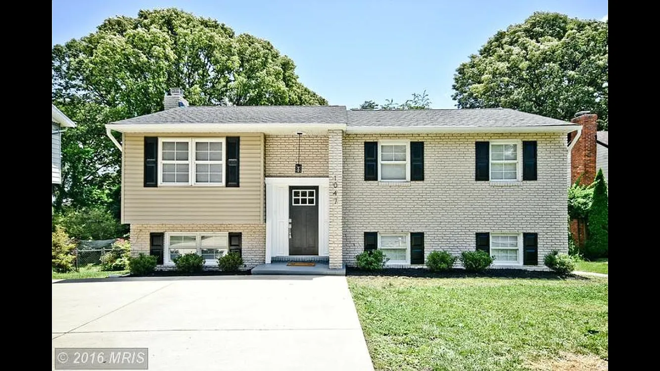 1047 Saint Margarets Dr photo 1